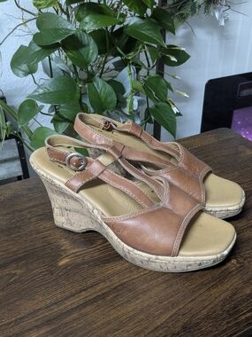 b.o.c. Born Concept Brown Leather Strappy Cork Wedge Sandals Women’s Size 8